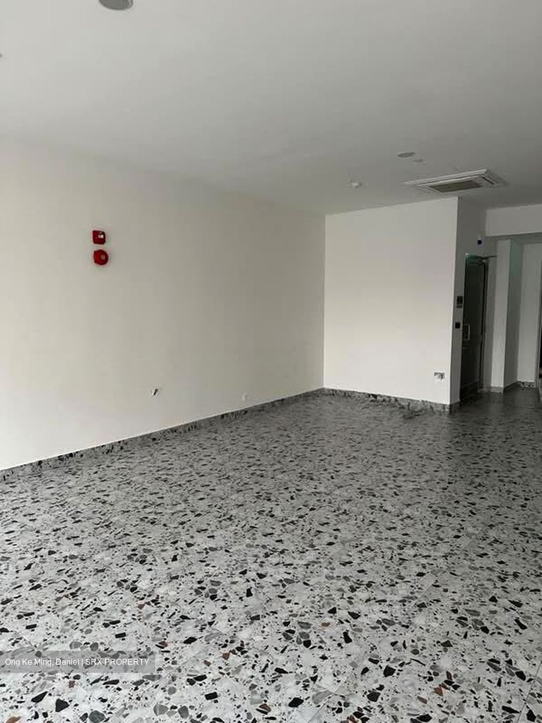 Sims Avenue (D14), Shop House #568043491